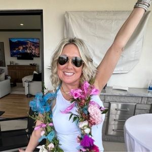 Meet your Posher, Cornelia